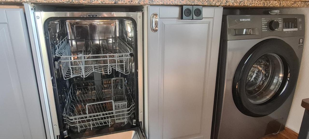 Beautiful House In Stunning Nature, 22 Minutes From Beaches, 5 Minutes To Lake, Air Condition Cool And Heat, And Very Fast Internet In All Rooms, Dishwasher, Washing Machine And Induction Cooking Silves Exteriör bild